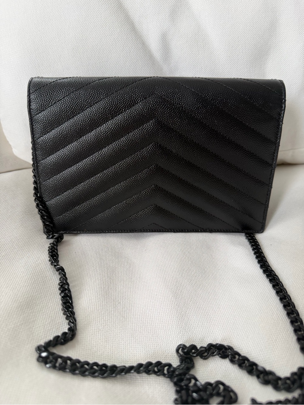 Saint Laurent Envelope Chain Wallet black monochrome design . - Picture 3 of 12